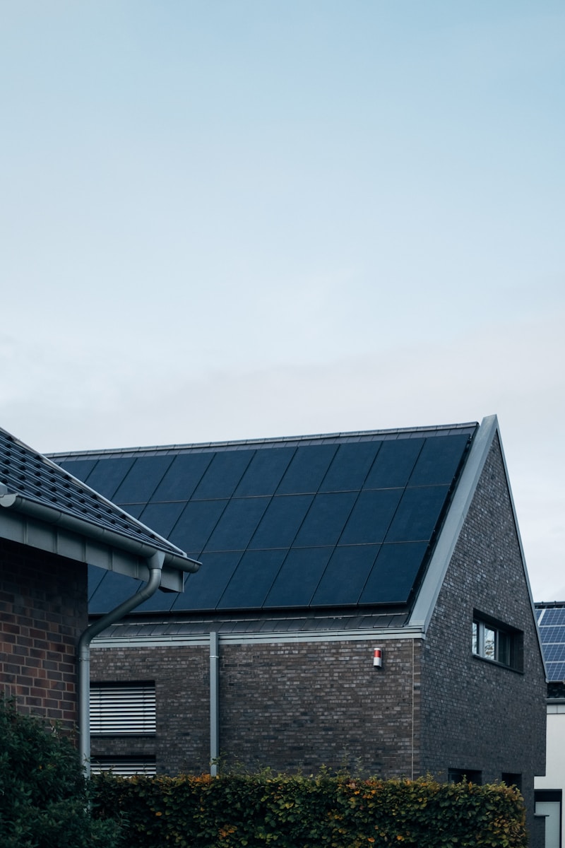 surface de toiture pour autosuffisance solaire
